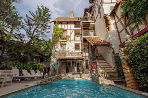 Le Charcoa Hotel