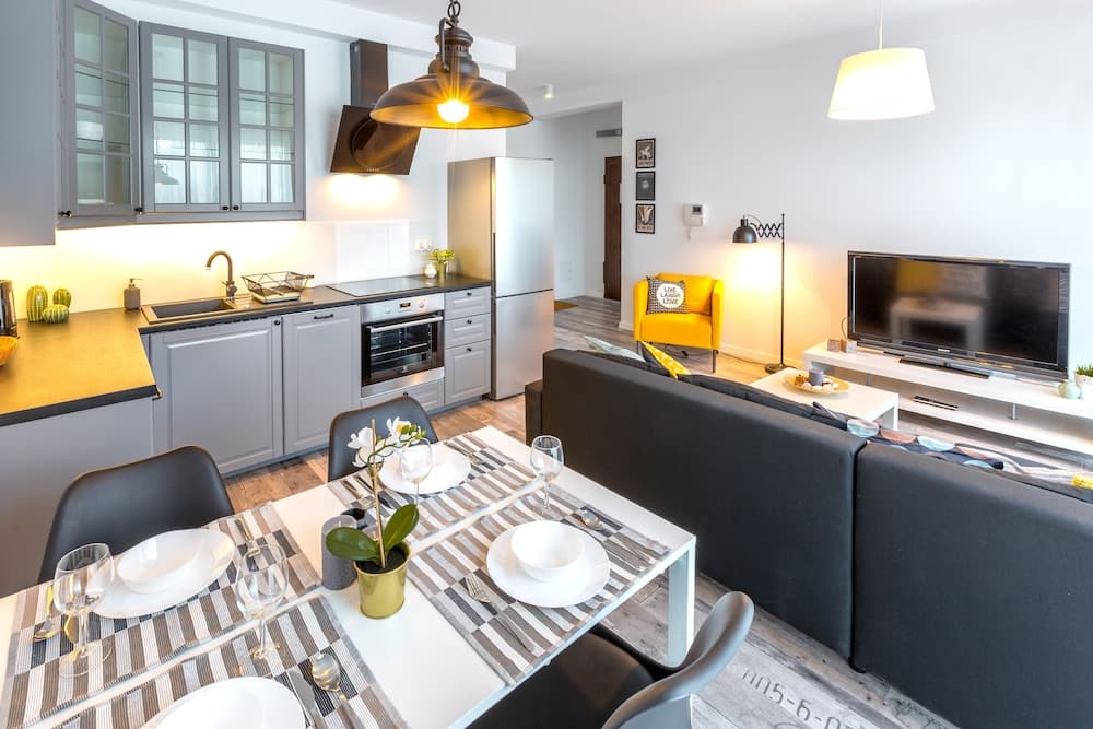 Friendhouse Apartments - Train Station Area