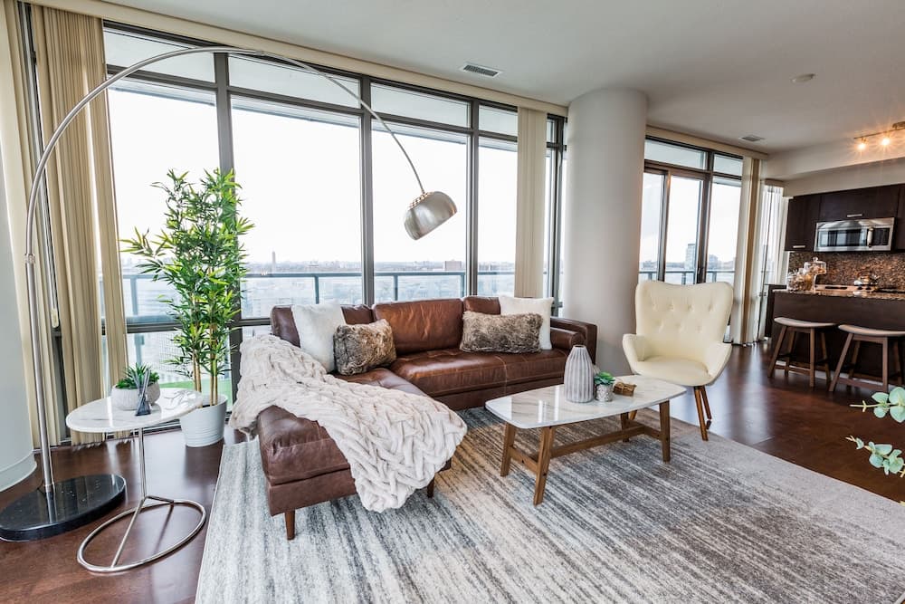 QuickStay - Luxury on Bay St. (Yonge & College)