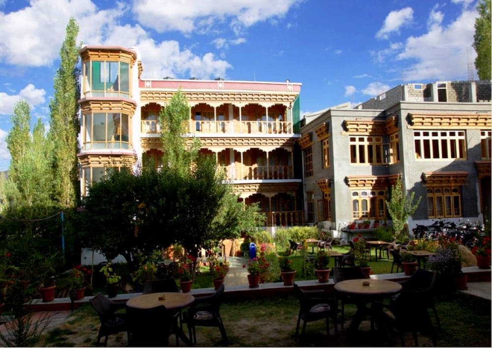 Açık havada yemek servisi