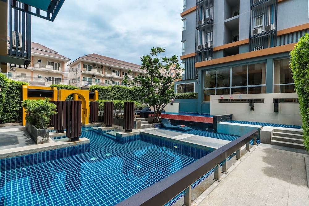 The Grass Serviced Suites by At Mind