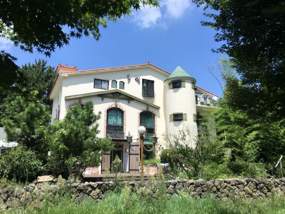 Moncher Guesthouse - Hostel