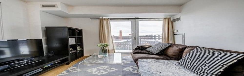 Clean and Cozy Liberty Village