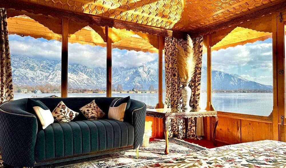 New Jacquline Heritage Houseboats Nigeen Lake