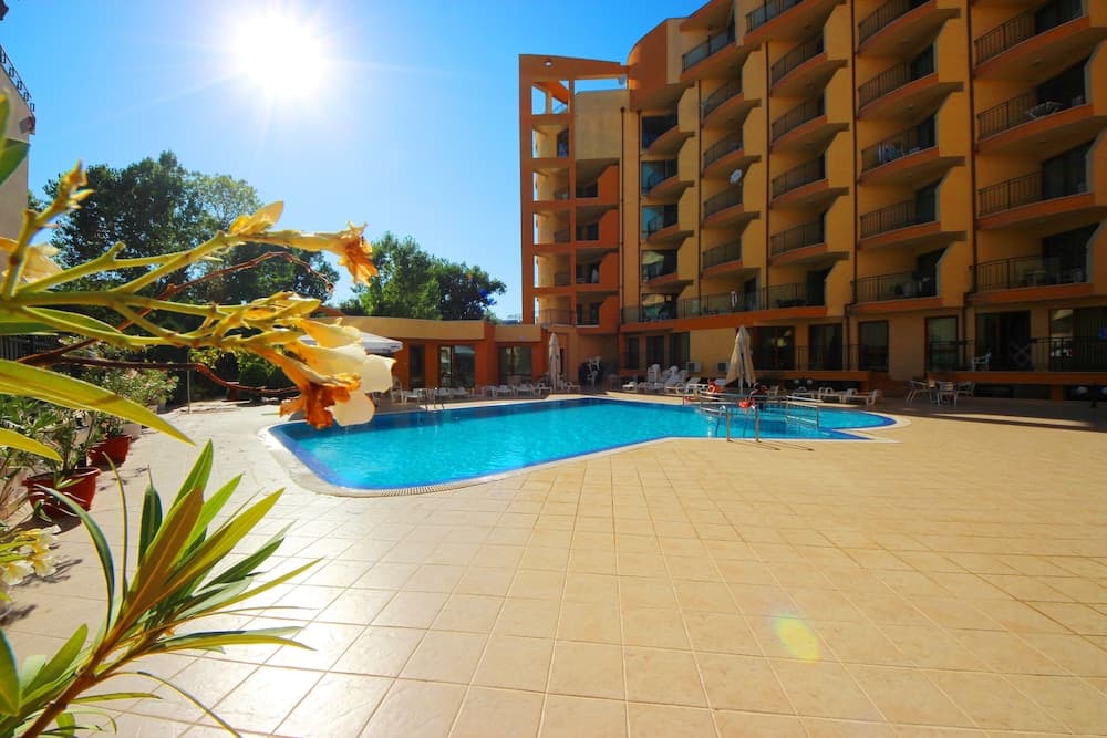 Menada Amadeusz 1 Apartments