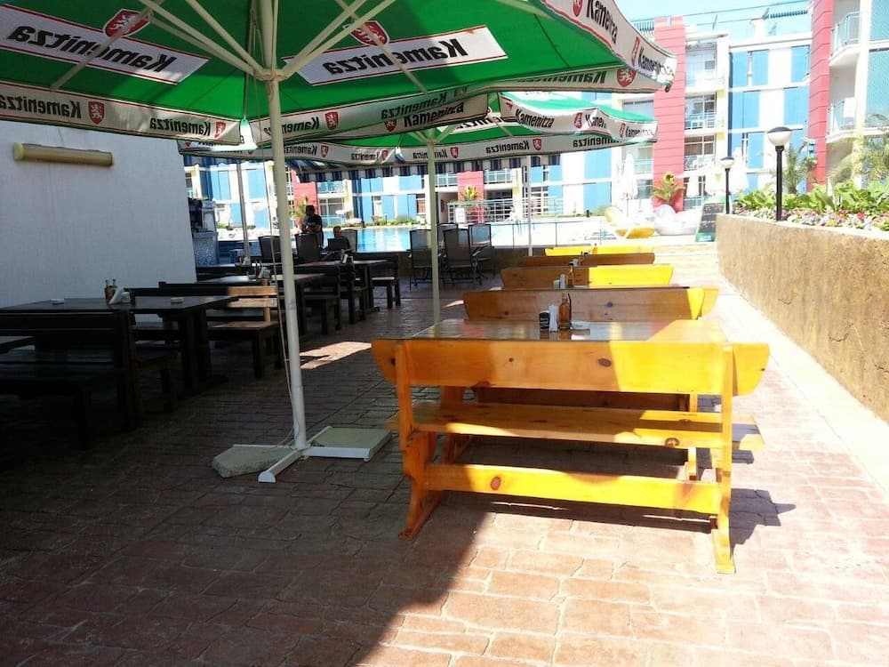 Açık havada yemek servisi