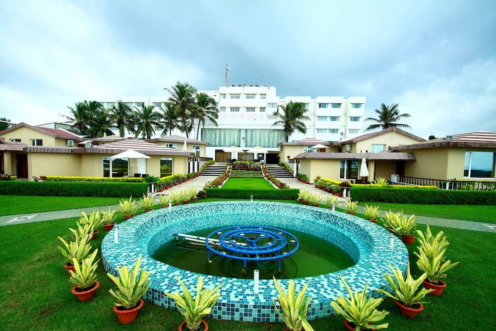 Hotel Holiday Resort