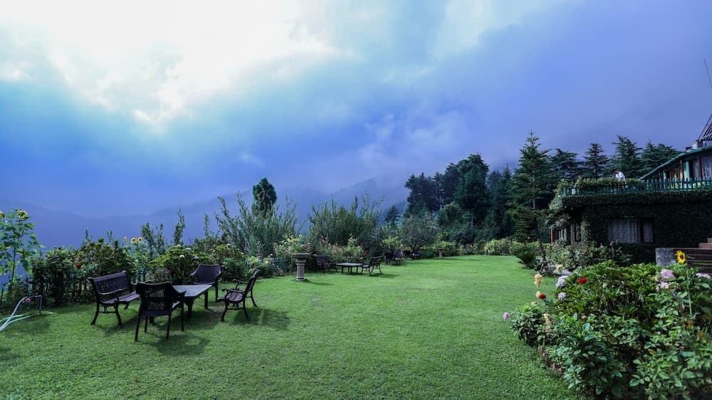 Cedar Lodge by Aahma