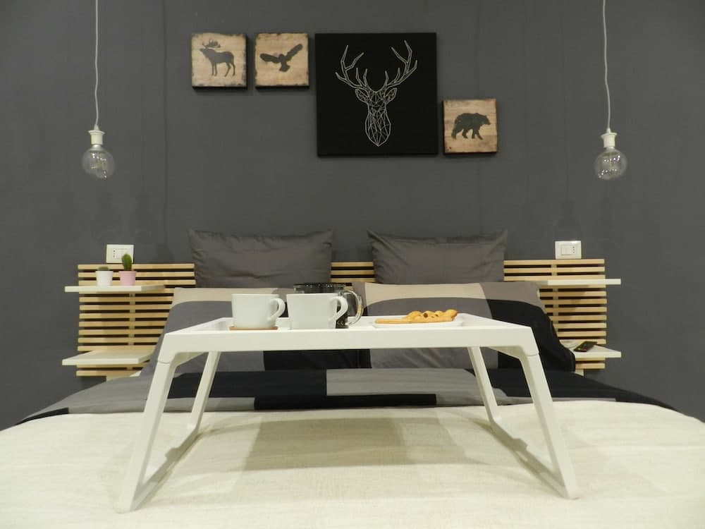 Mola Rooms