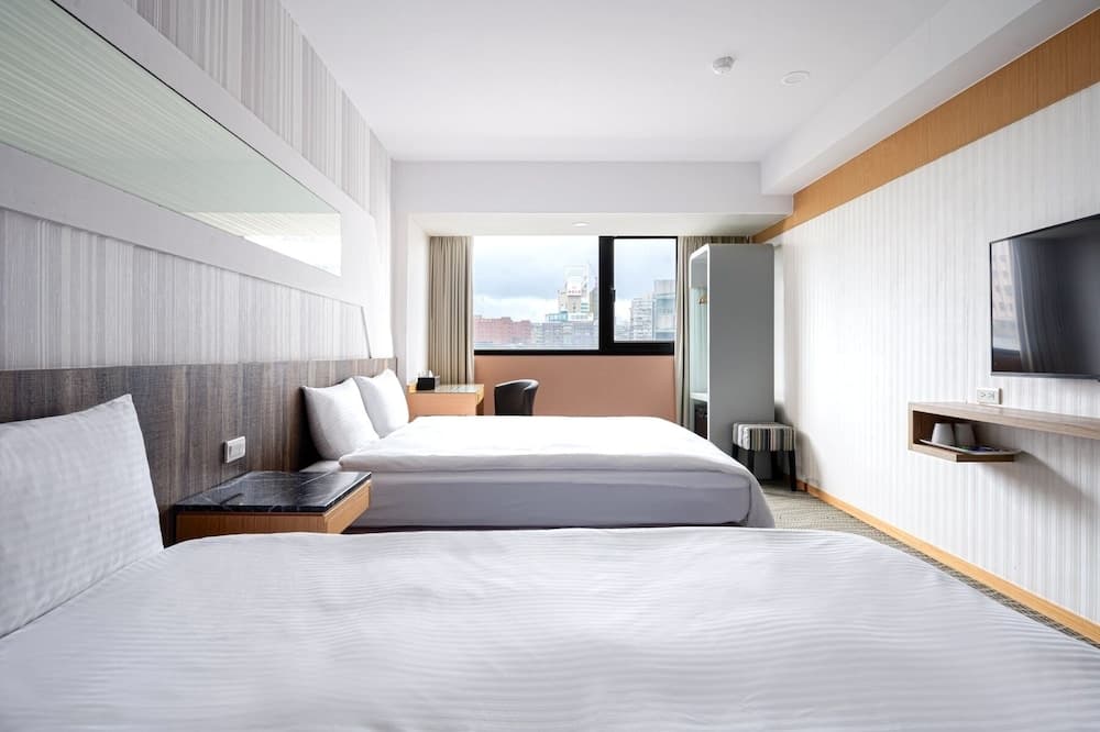 Sunny Hotel