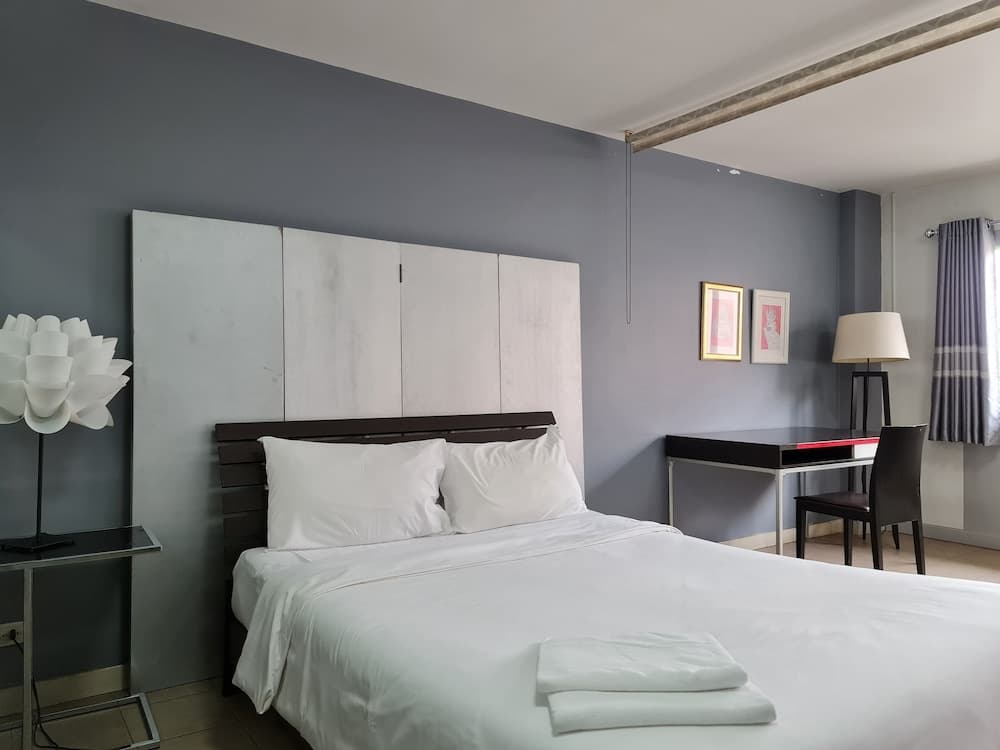 Sathorn Terrace Apartment