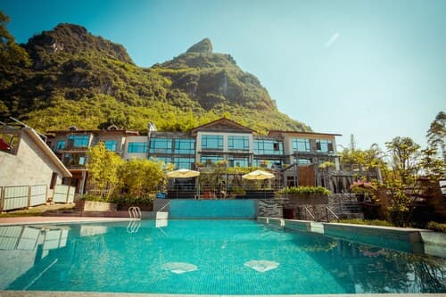 Moonlit Sky Resort