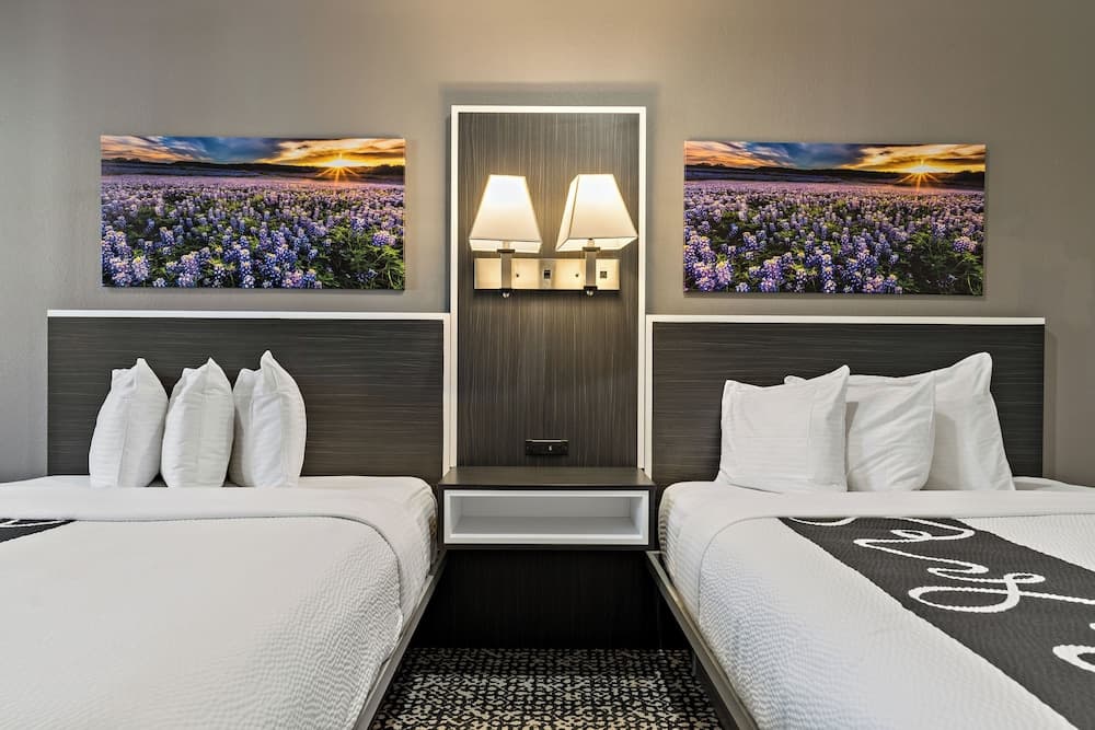 Paris Inn & Suites