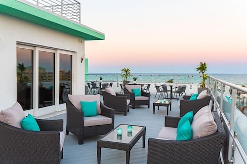 Streamline Hotel