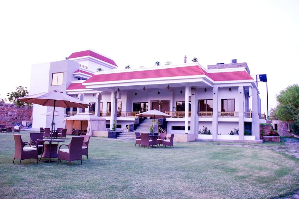 Riverarch Greenfields Resorts