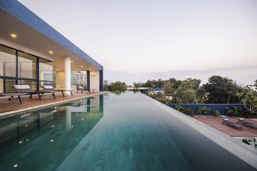 Baan Thew Talay Blue Sapphire