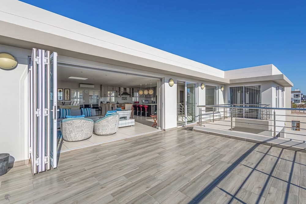 Seasons of Serenity, Langebaan 8-sleeper