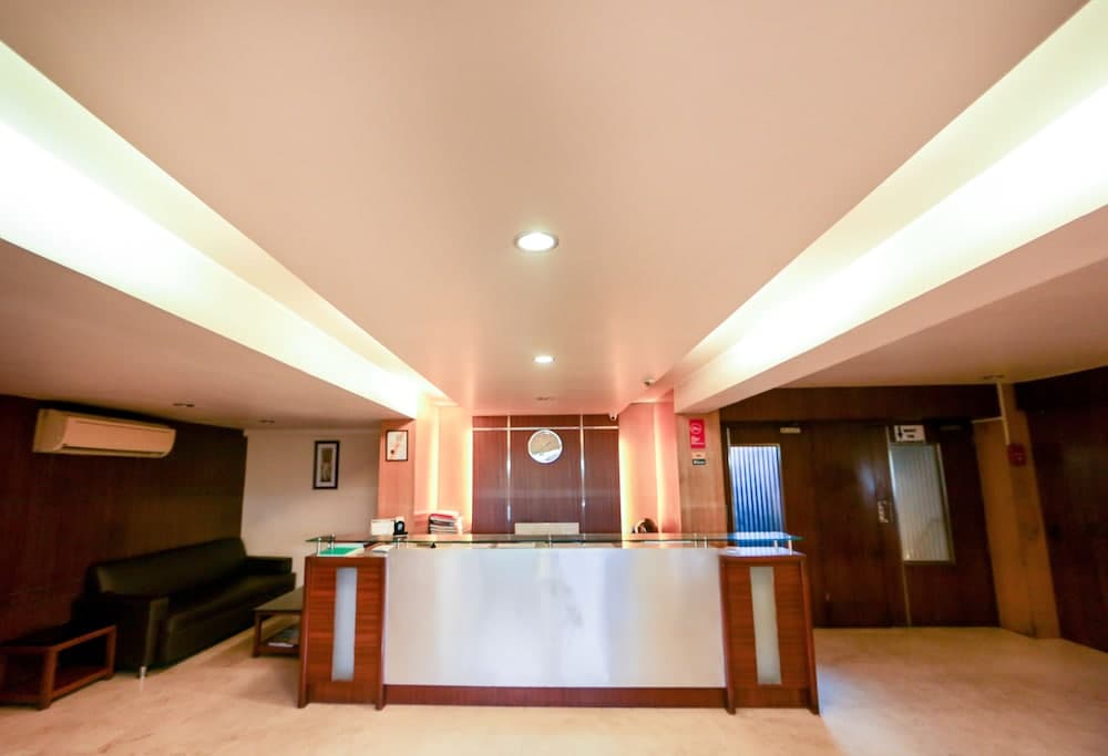 Hotel Lucky Goregaon