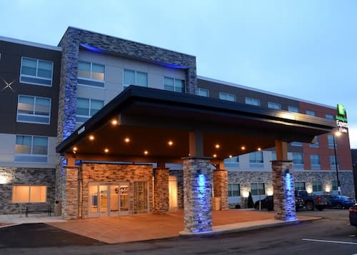 Holiday Inn Express & Suites Pittsburgh - Monroeville by IHG