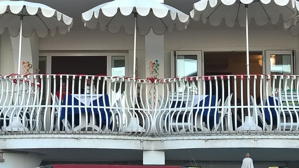 Açık havada yemek servisi