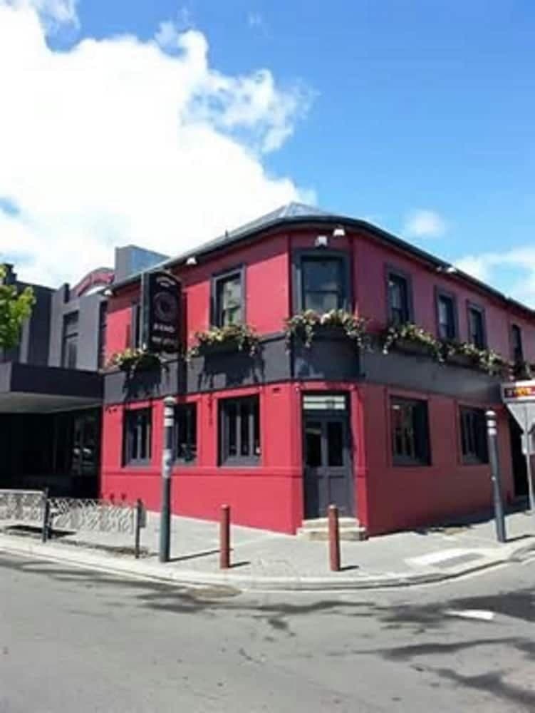 Queens Head Hotel
