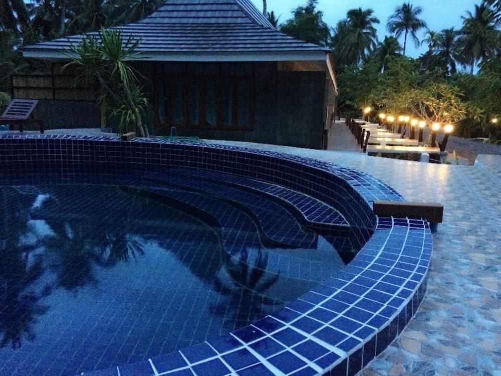 Ruean Thai Nai Bang by Pansak Resort