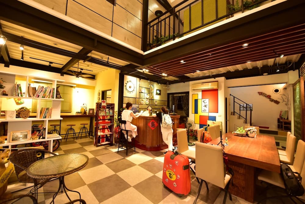 7M2 Hostel