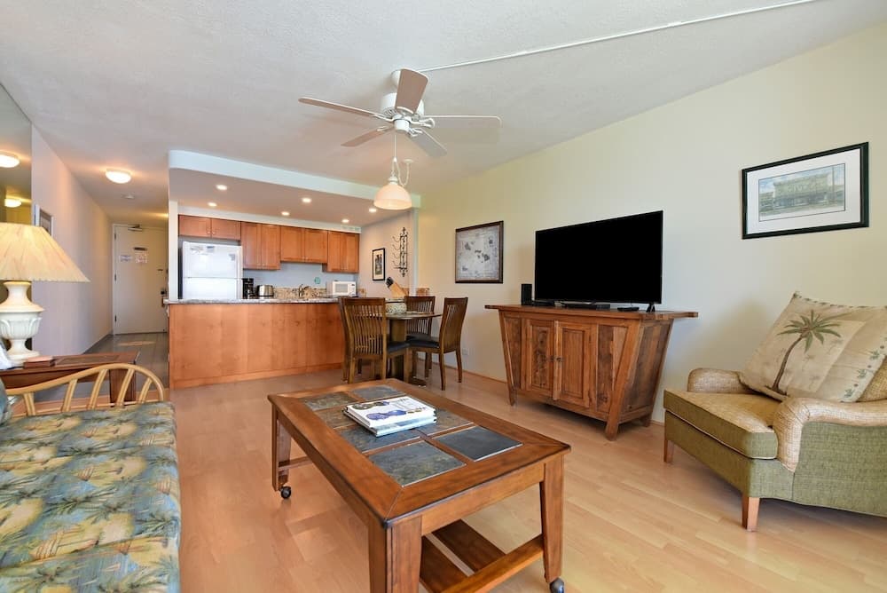 Kahana Reef 414 by RedAwning