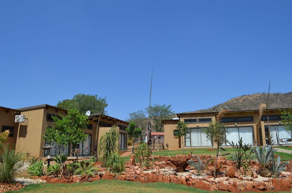 Manor Hills Guest Lodge