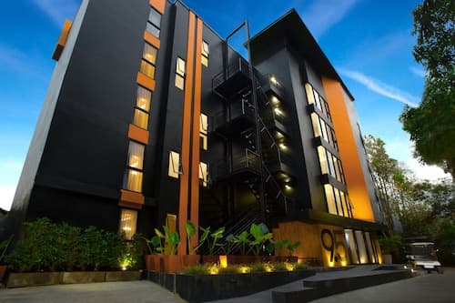 9.5 Hotel