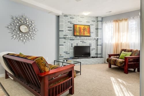 4 Bedroom Suite in Calgary