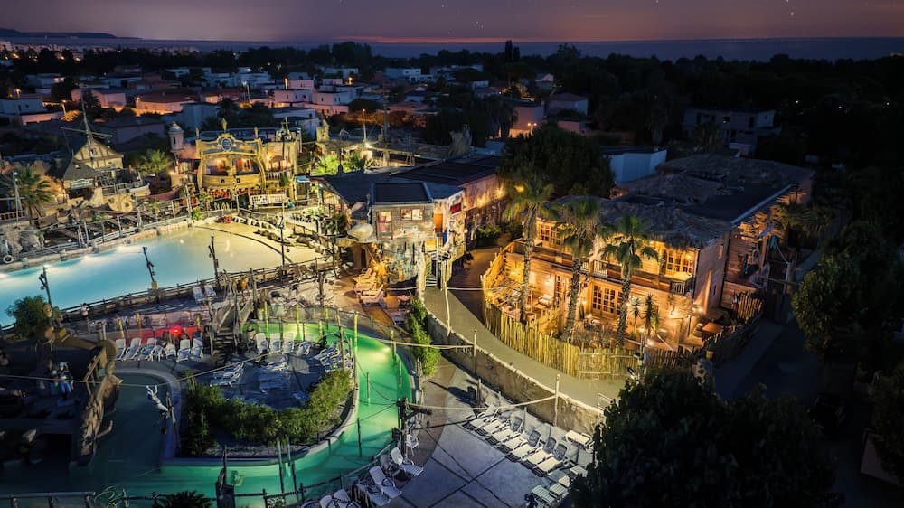 Hotel Pirates World
