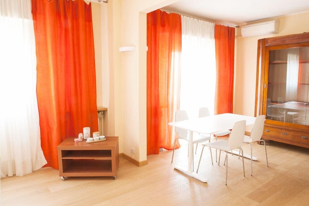 Alessia's Flat - Bright and Spacious