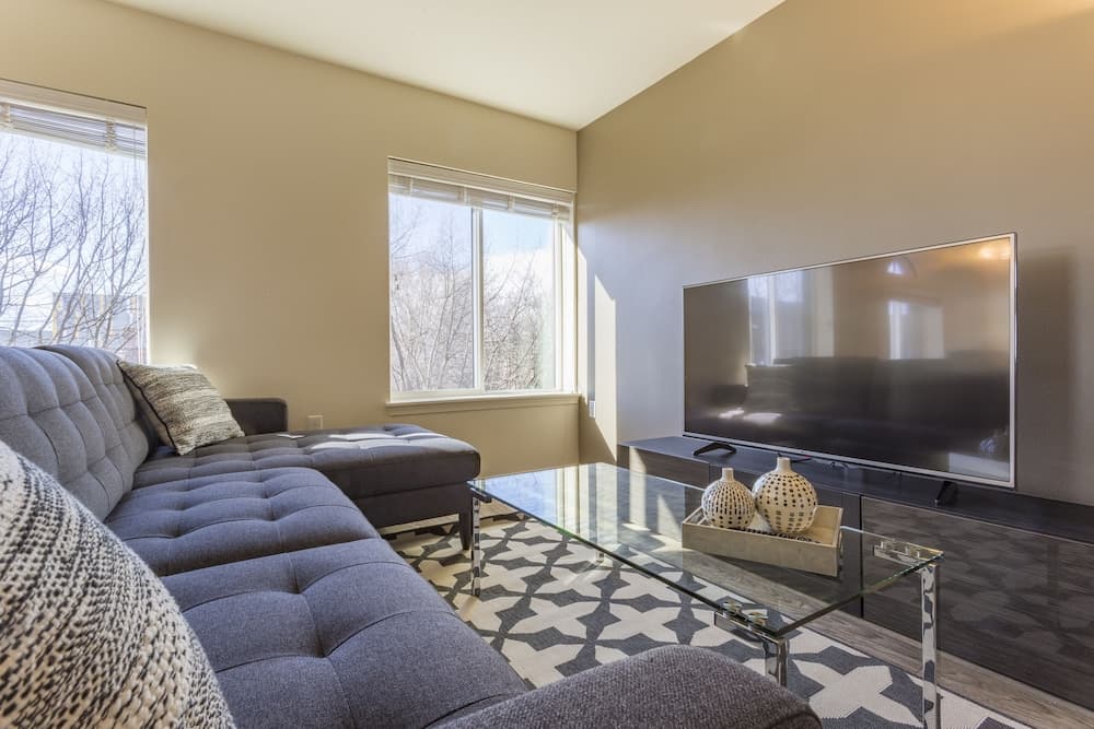 Domicile Suites at Elliott Bayview