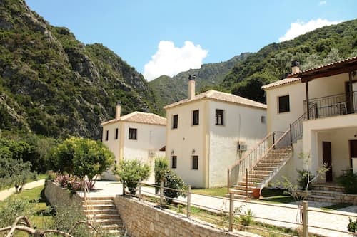 Piges Hotel at Acheron Springs