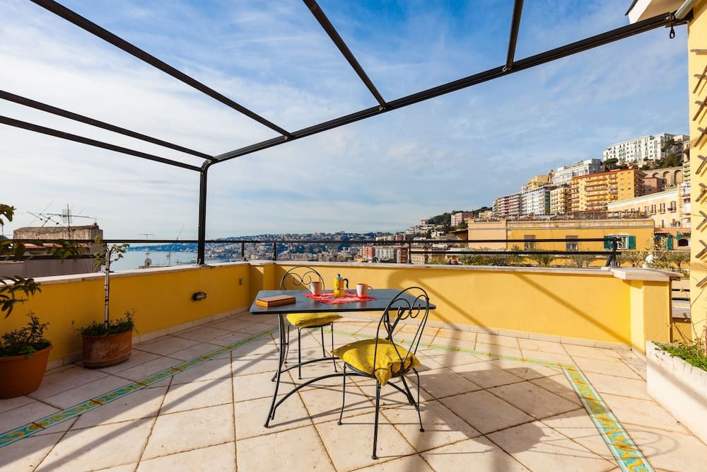 Bright Rooftop by Napoliapartments
