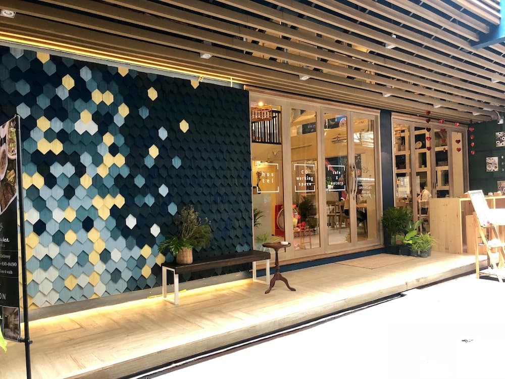 Kinnon Deluxe Hostel Coworking Cafe