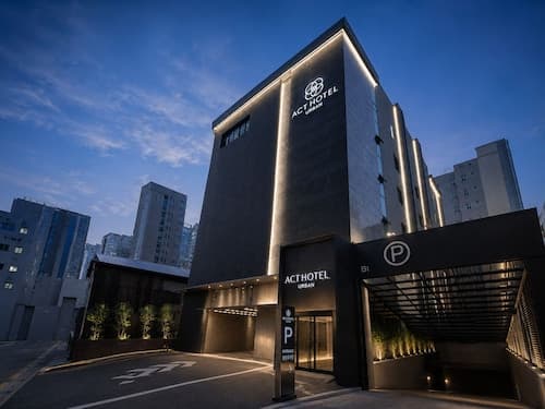 ACT Hotel Urban