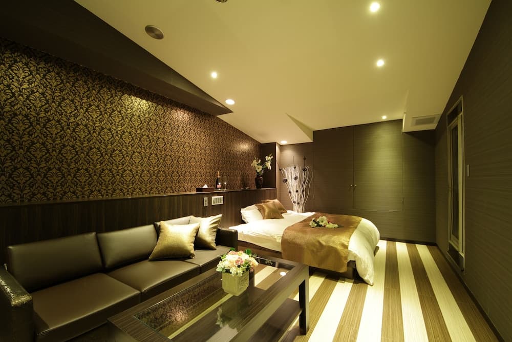 MINT Premium - Adults Only