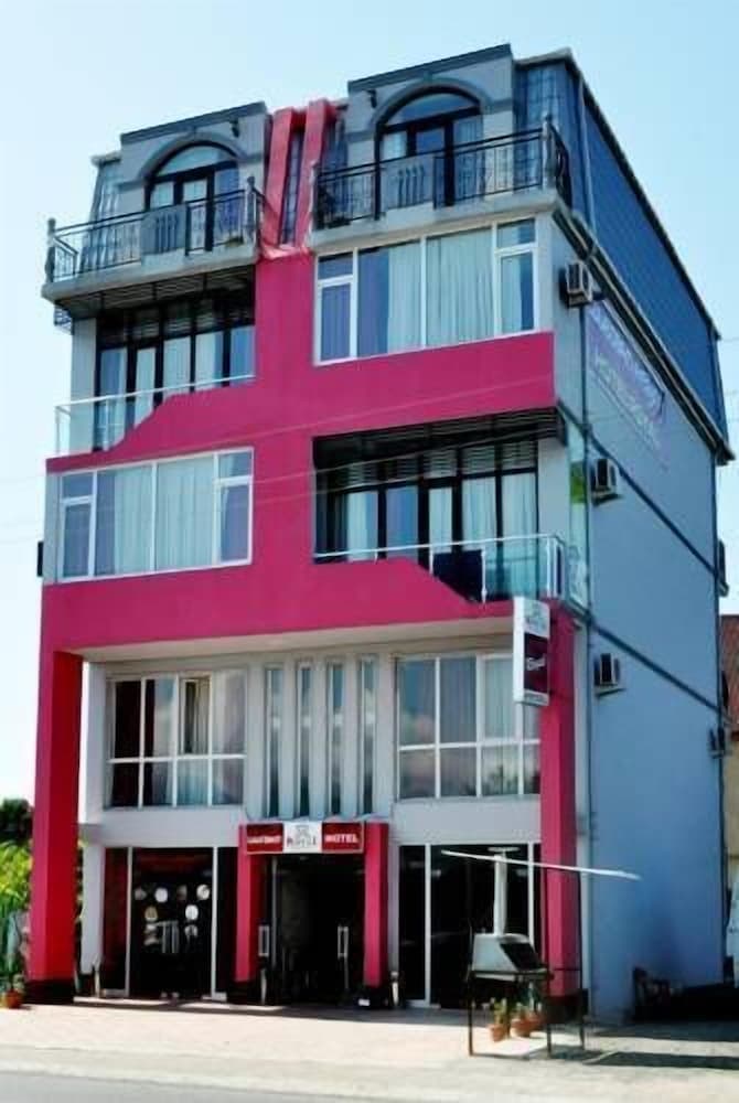 Royal Hotel