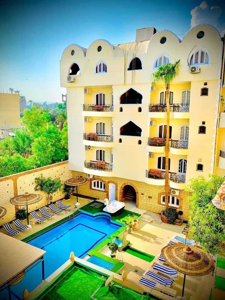 Nile Valley Hotel & Restaurant