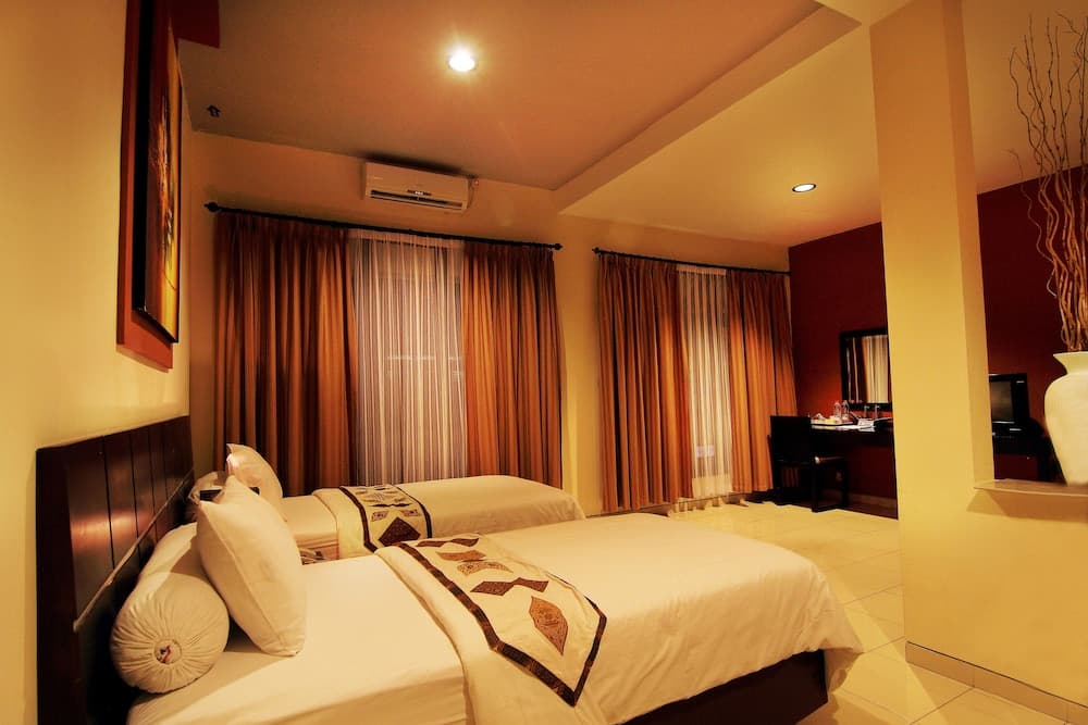 Puri Chorus Hotel
