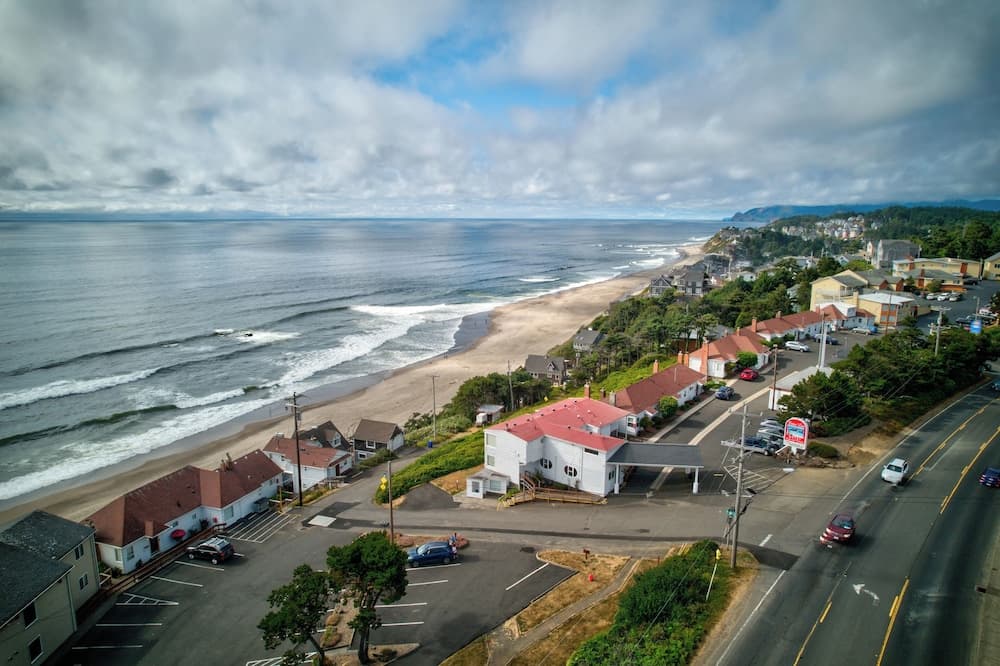 Ester Lee Oceanview Inn