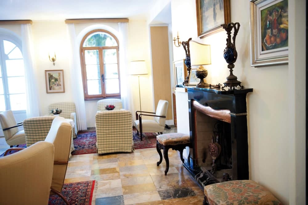 Lobi dinlenme salonu