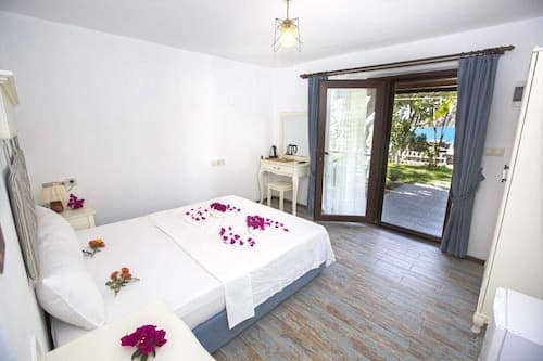 Lagoon Boutique Hotel