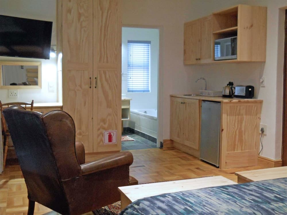 7 Ackermann Place Guest House