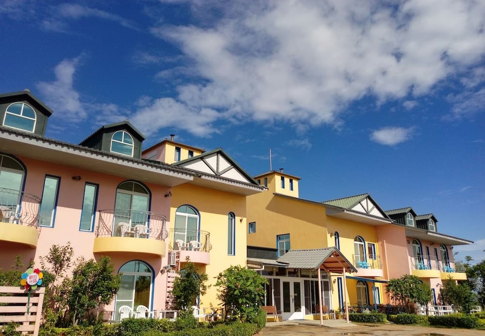 Bohemian Holiday Inn