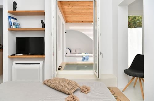 Thiro Villas Santorini