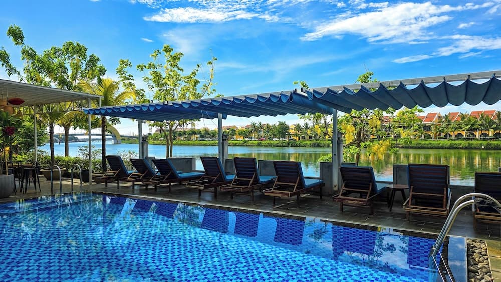 Riverside White House Boutique Hotel