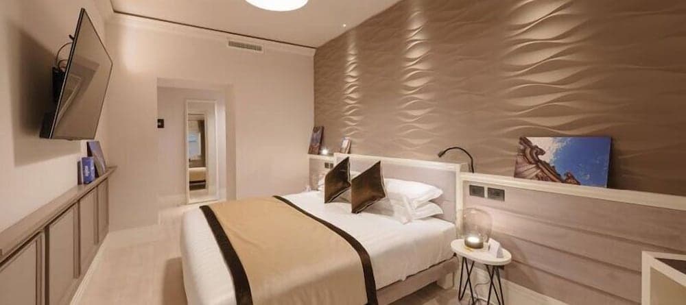 Rhea Silvia Luxury Navona